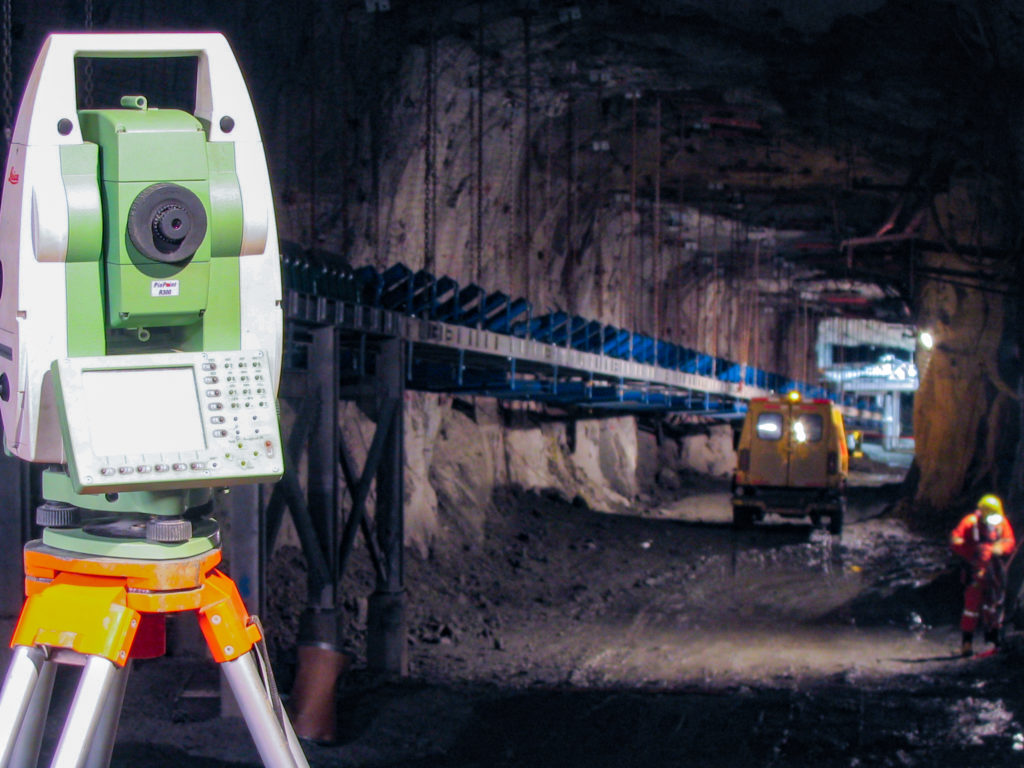 Total station and conveyor system